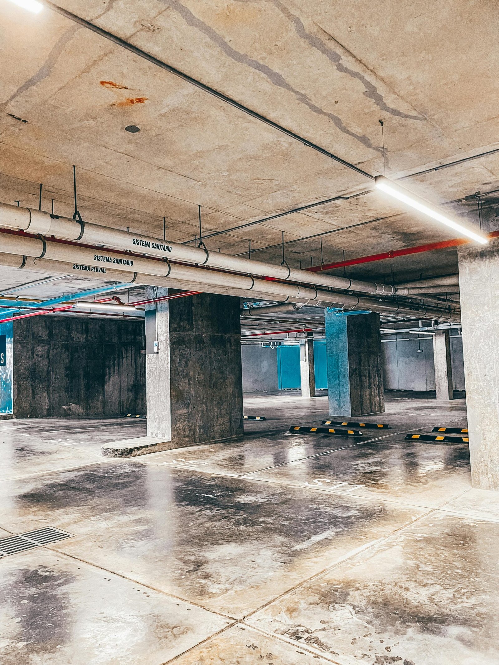 Commercial Caulking Garland