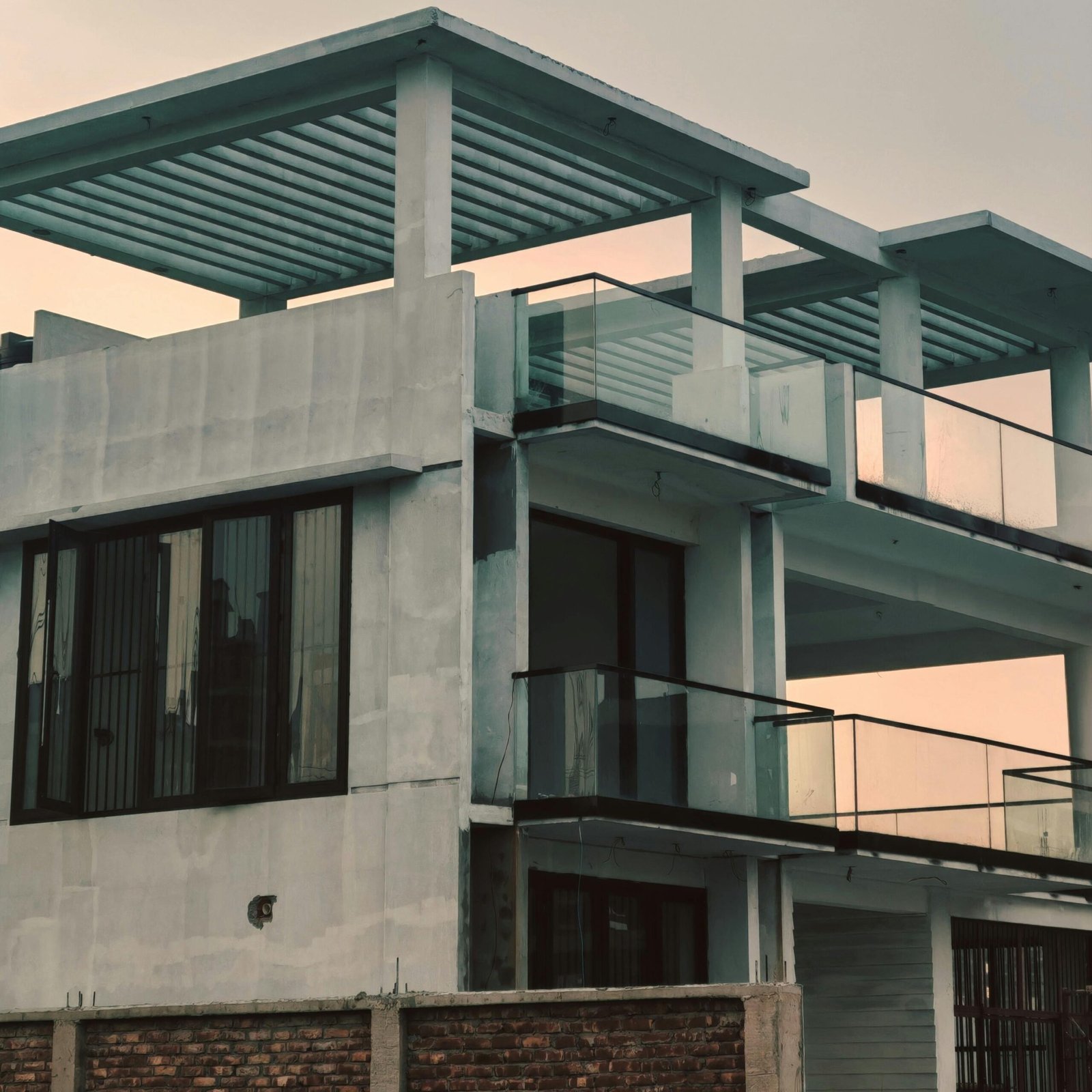 Homeowners in Dallas Trust Caulking